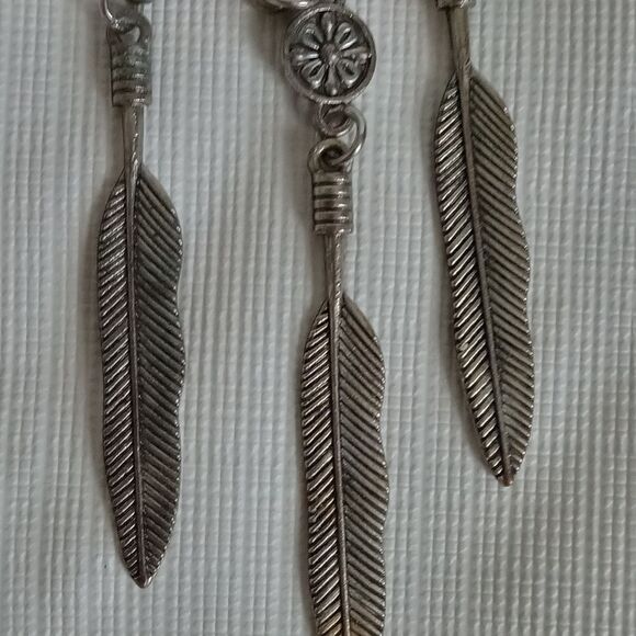 Etcetera ect! Silver Tone Dreamcatcher Feather Charms Pendant Statement Necklace - Picture 5 of 12